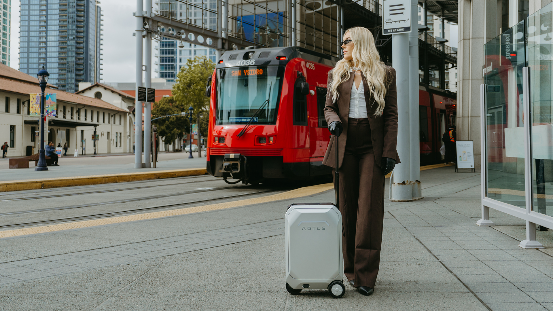 L2 SMART SUITCASE